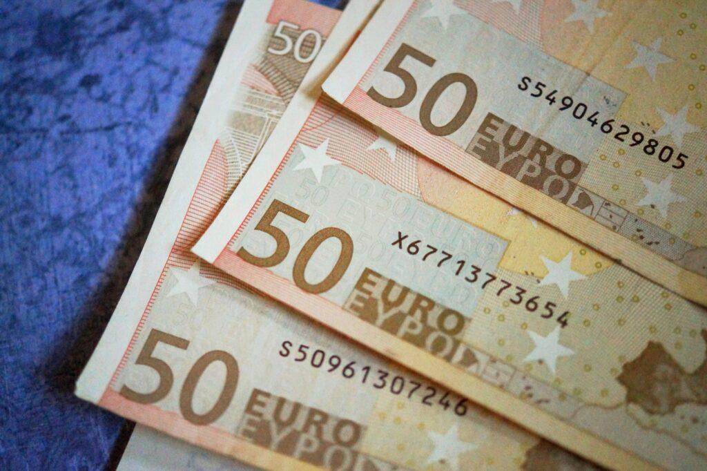 سعر اليورو اليوم 